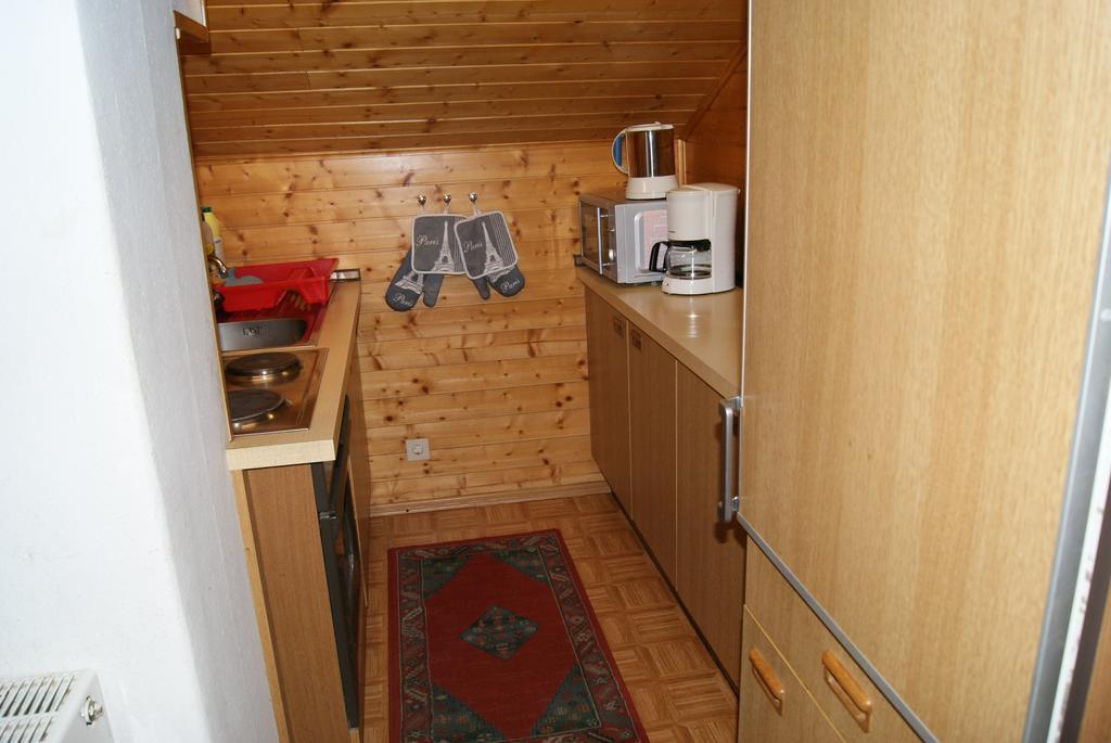 Gaestehaus Ferienwohnungen Lackner Rennweg am Katschberg Ruang foto